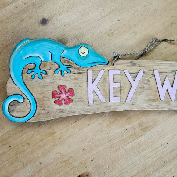 Wood Burned Key West Sign Iguana Lizards Hibiscus Flowers Pool Decor - Picture 10 of 10